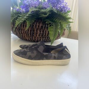 ROTHY’S Sneakers wmn 10.5 Camo Black Grey Slip On Comfort